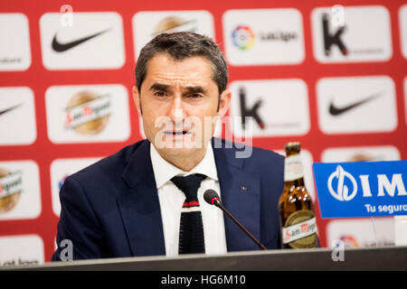 Bilbao, Spagna. 5 gennaio 2017. Ernesto Valverde (pullman, Athletic Club) durante la conferenza stampa in occasione della partita di calcio del round di 16 dello spagnolo della Coppa del Re tra Athletic Club e FC Barcellona a Stadio di San Mames su Gennaio 5, 2017 a Bilbao, Spagna. ©David Gato/Alamy Live News Foto Stock