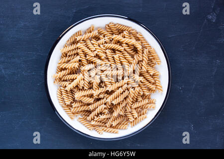 Materie frumento integrale fusili pasta Foto Stock