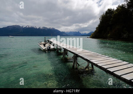 Pier sul Lago Nahuel Huapi, Puerto Angostura, Villa La Angostura, Parco Nazionale Nahuel Huapi, nel distretto del lago, Argentina Foto Stock