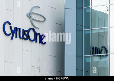 Un logo segno esterno di una CyrusOne centro dati in sterline, Virginia su dicembre 31, 2016. Foto Stock