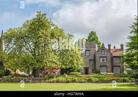 The Tower House at the Westgate Gardens in Canterbury, Kent, Inghilterra Foto Stock