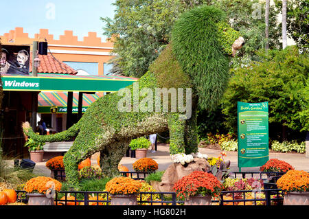 Topiaria da lion all'entrata di Busch Gardens Tampa Foto Stock