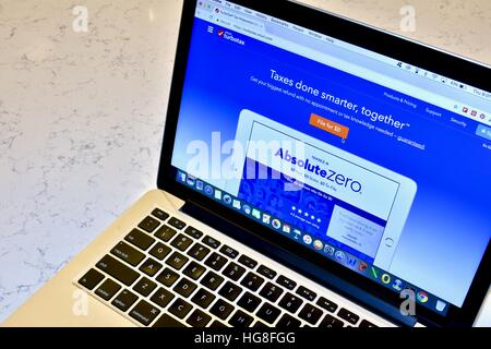 Un Apple Macbook Pro con il turbo imposta sito web visualizzato sullo schermo Foto Stock