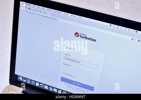 Un Apple Macbook Pro con il turbo imposta sito web visualizzato sullo schermo Foto Stock