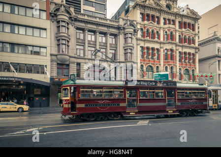 Melbourne, Australia - 27 dicembre 2016: Melbourne City Circle Tram presso la Flinders Street. Foto Stock