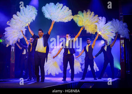 Sydney, Australia. 06 gen 2017. Una scena da "mutandine: La Seconda Venuta di cabaret e spettacolo burlesco eseguita durante la chiamata multimediale sul Festival di Sydney in apertura di giornata. Sydney Festival si svolge dal 7 al 29 gennaio 2017. © Hugh Peterswald/Pacific Press/Alamy Live News Foto Stock