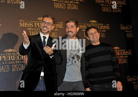 Il Trio Medusa che frequentano la Roma premiere di 'Miss Peregrine's Home per bambini peculiare' alla conciliazione Auditorium di Roma, Italia. Dotato di: Trio Medusa, Gabriele Corsi, Furio Corsetti e Giorgio Maria Daviddi dove: Roma, Lazio, Italia Quando: 05 Dic 2016 Credit: IPA/WENN.com * * disponibile solo per la pubblicazione in UK, USA, Germania, Austria, Svizzera** Foto Stock