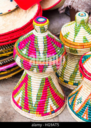 Etiope gli abissini artigianali cesti venduti su un mercato locale in Etiopia. Foto Stock