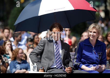 Rafael Nadal e Jane Lynch giudicare l'azione durante #tommyxnadal Foto Stock