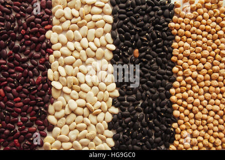 Ceci, rosso, lima e fagioli neri vista dall'alto il fuoco selettivo Foto Stock