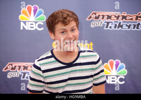 Drew Lynch arriva in America's Got Talent, stagione 10, live Semi Finali al Radio City Music Hall di New York. Foto Stock