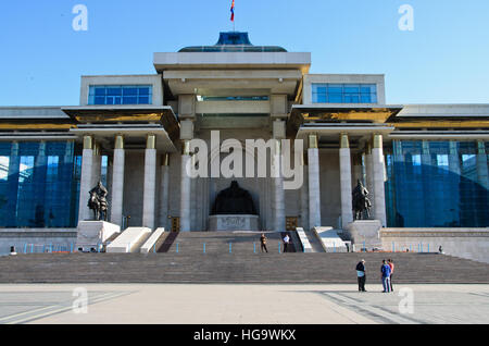 La statua di Gengis Khan e i suoi guerrieri presso la piazza. Foto Stock