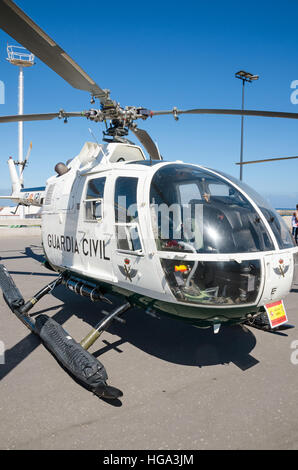 Tenerife, Spagna - 31 Maggio 2015: Visualizzazione di spagnolo esercito e forze di polizia il 31 maggio 2015 a Tenerife, Isole canarie, Spagna. Foto Stock