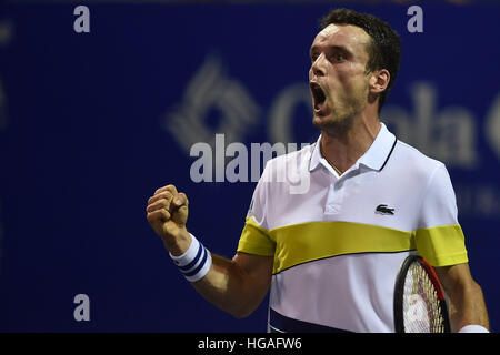 Chennai, India. Il 6 gennaio, 2017. Roberto Bautista Agut di Spagna celebra dopo la vittoria ai quarti di finale contro Mikhail YOUZHNY della Russia in ATP Chennai Open 2017 a Chennai il 6 gennaio 2017. Agut sconfigge Youzhny (2-6, 6-4, 6-4). © RS KUMAR KUMAR/Alamy Live News Foto Stock