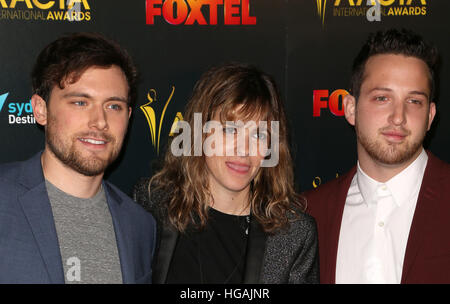 Hollywood, CA. 06 gen 2017. Ethan Thompson, Samantha Ronson, Pete Nappi, al 6° AACTA premi internazionali, a Avalon Hollywood in California a gennaio 06, 2017. © Faye Sadou/media/punzone Alamy Live News Foto Stock