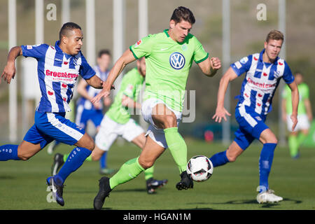 Murcia, Spagna. Il 7 gennaio, 2017. Wolfsburger's Mario Gomez in azione durante il soccer amichevole tra VfL Wolfsburg e SC Heerenveen in Murcia, Spagna, 7 gennaio 2017. Foto: Pascu Mendez/dpa/Alamy Live News Foto Stock