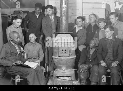 Disoccupati gli uomini che partecipano alla riunione dei lavoratori Consiglio dell'Alleanza, 1936. Foto Stock