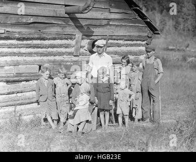 Agricoltura povera famiglia in una fattoria vicino a Andersonville, Tennessee, 1933. Foto Stock