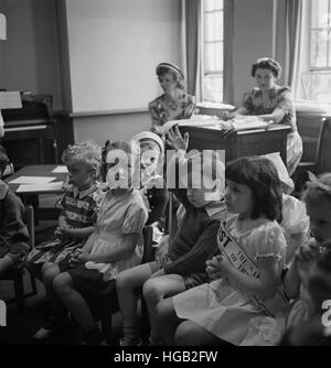 I bambini nella scuola di domenica, Brooklyn, New York, 1944. Foto Stock