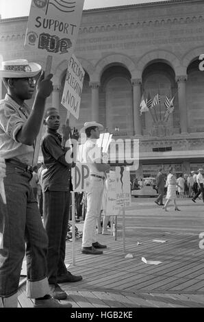 Americano africano e white Mississippi libertà Partito Democratico sostenitori al di fuori del 1964 Convenzione Nazionale Democratica. Foto Stock