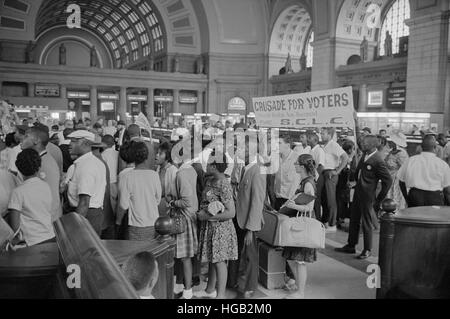Agosto 28, 1963 - dimostranti che arrivano alla Stazione Union per marzo su Washington. Foto Stock