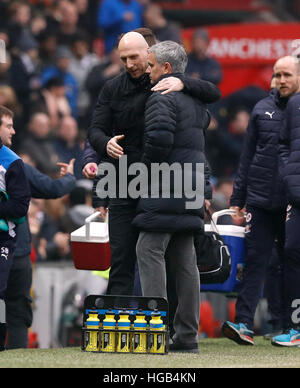 Il Manchester United manager Jose Mourinho (sinistra) e la lettura manager Jaap Stam prima Emirati FA Cup, terzo round corrispondono a Old Trafford, Manchester. Foto Stock