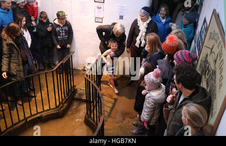 Whitewells Capodanno tuffo acqua di congelamento Foto Stock