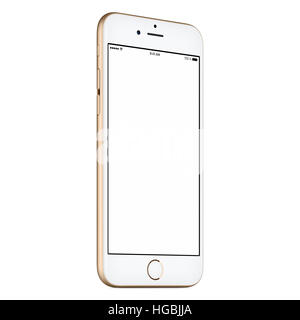 Oro mobile smartphone mock-up leggermente ruotata in senso antiorario con schermo vuoto isolato su sfondo bianco. Foto Stock