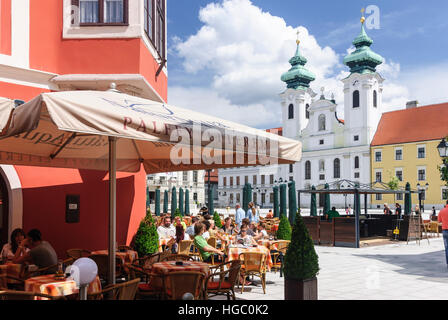 Györ (Raab): Szechenyi quadrato con Ignazio chiesa , Györ-Moson-Sopron, Ungheria Foto Stock