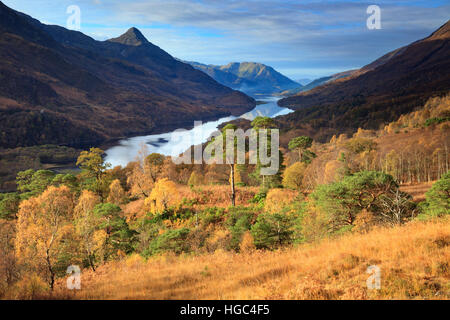 Il Pap di Glen e Loch Leven catturato dal sentiero di Mamore Lodge. Foto Stock