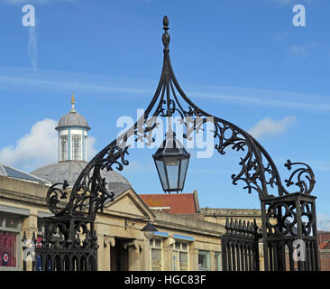 Bridgwater storico - St Marys Chiesa cancello in ferro battuto - Bridgwater Town center, Somerset, Inghilterra, Regno Unito, TA6 3AS Foto Stock