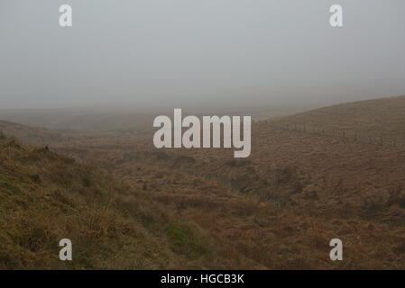 West Pennine Moors nella nebbia. Foto Stock