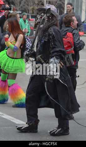 Calgary, Alberta, Canada, 24 Aprile 2014: Fumetto e Entertainment Expo Parade Wolfman cosplay Foto Stock