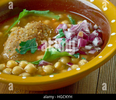 Ragda pattice famoso fast food La cucina di strada del Maharashtra e Gujara Foto Stock