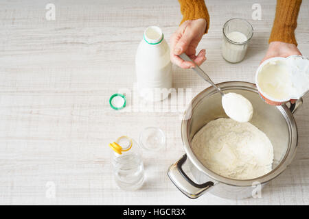 Ingredienti per la cottura della pizza in orizzontale Foto Stock