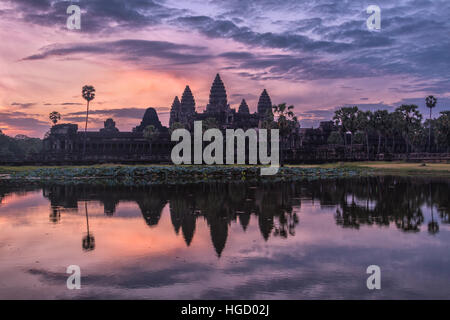 Angkor Wat di Sunrise, Cambogia Foto Stock
