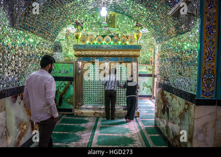 Tomba di Imamzadeh Helal Ali (Hilal ibn Ali) nel suo mausoleo in Aran va Bidgol, Provincia di Isfahan in Iran Foto Stock