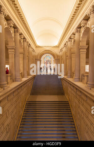 Scale presso la grande sala al Metropolitan Museum of Art. La città di New York, Stati Uniti d'America. Foto Stock