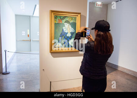 Pablo Picasso, seduto Harlequin 1901 in mostra al Metropolitan Museum di New York City, Stati Uniti d'America. Foto Stock