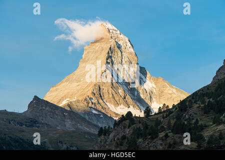 Monte Cervino durante il sunrise Foto Stock