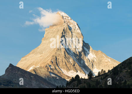 Monte Cervino durante il sunrise Foto Stock