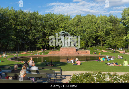 Parco Lazienki e Chopin monumento nella città di Varsavia Foto Stock