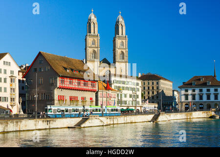 Grossmünster chiesa nella città di Zurigo, Svizzera Foto Stock