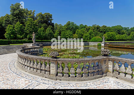 Museo Nazionale di villa Pisani, stagni di pesce Foto Stock