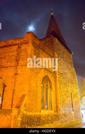 Tutti i Santi della Chiesa", Silver Street, Maldon Essex, Inghilterra al chiaro di luna Foto Stock