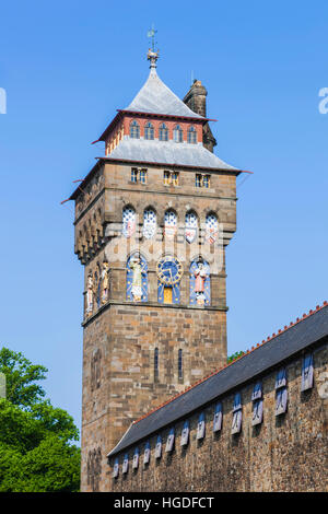 Il Galles, Cardiff, Castello di Cardiff, Torre dell'orologio Foto Stock