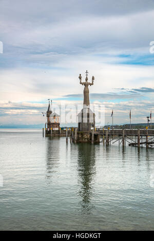 Ingresso del porto, Imperia statua torre antica, Konstanz, Baden-Württemberg, Germania Foto Stock