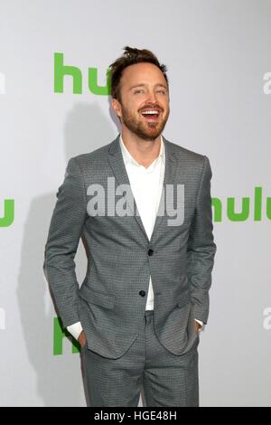 Aaron Paolo presso gli arrivi per il TCA Winter Press Tour: HULU pannelli, il Langham Huntington, Los Angeles, CA 7 gennaio 2017. Foto di: Priscilla concedere/Everett Collection Foto Stock