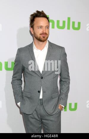 Aaron Paolo presso gli arrivi per il TCA Winter Press Tour: HULU pannelli, il Langham Huntington, Los Angeles, CA 7 gennaio 2017. Foto di: Priscilla concedere/Everett Collection Foto Stock