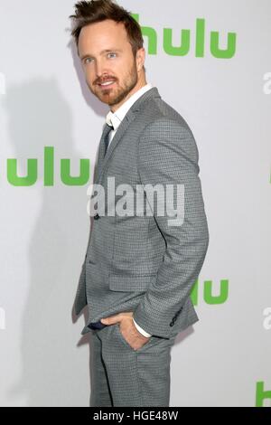 Aaron Paolo presso gli arrivi per il TCA Winter Press Tour: HULU pannelli, il Langham Huntington, Los Angeles, CA 7 gennaio 2017. Foto di: Priscilla concedere/Everett Collection Foto Stock